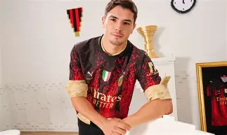 雷火平台-包含AC米兰发布备战花絮；窗口期扳平良机；德甲任务艰巨；球探报告显示潜力的词条